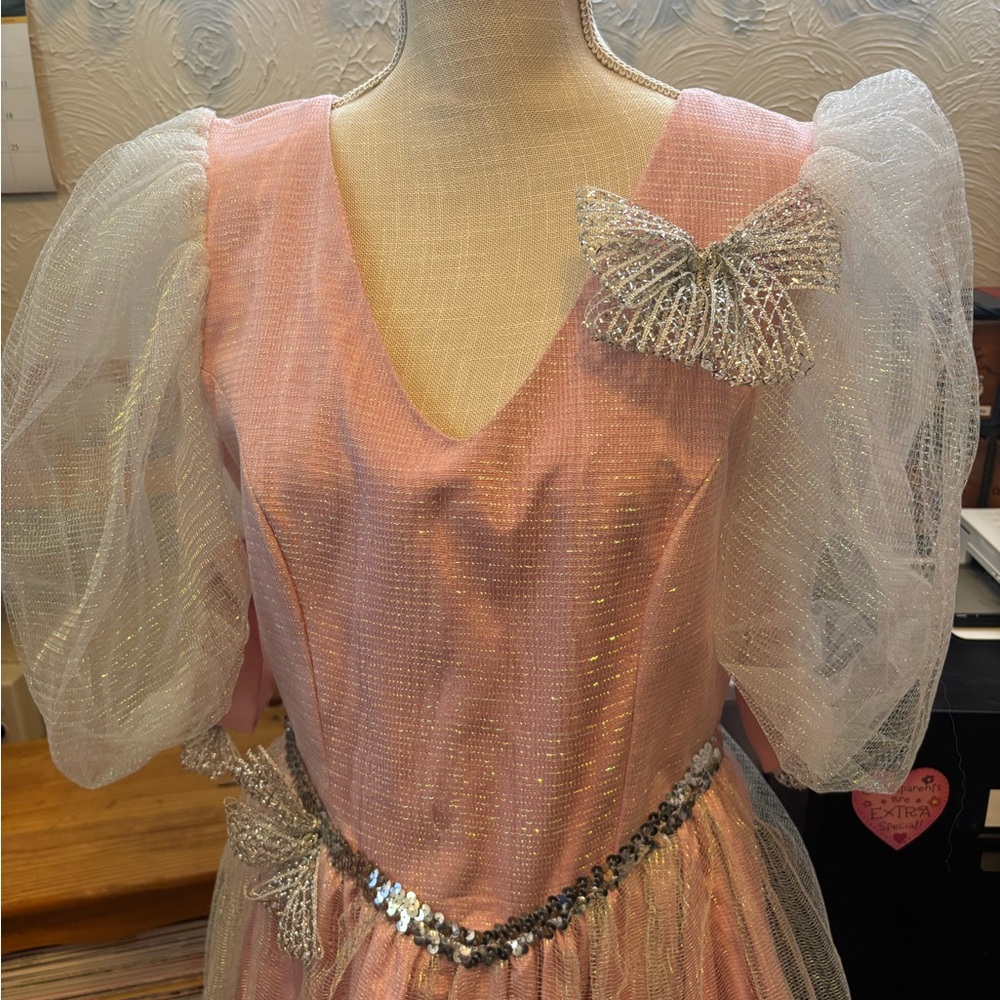 Wizard of Oz, Glenda the Good Witch Costume - Picture 2 of 11